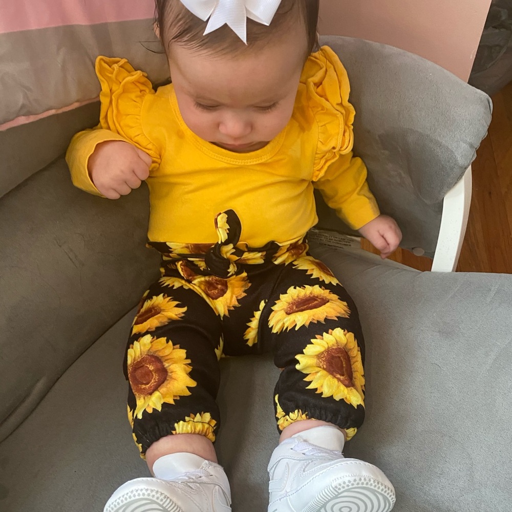 3 pc Baby GirlOutfit 🌻